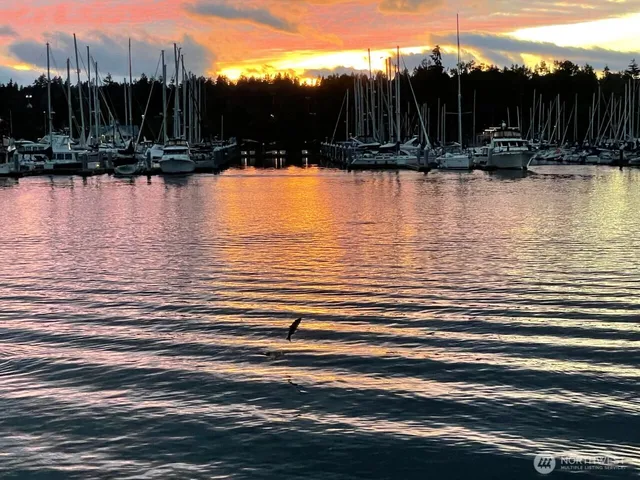 $999,000 | 1333 East Bay Drive Northeast, Olympia, WA 98506