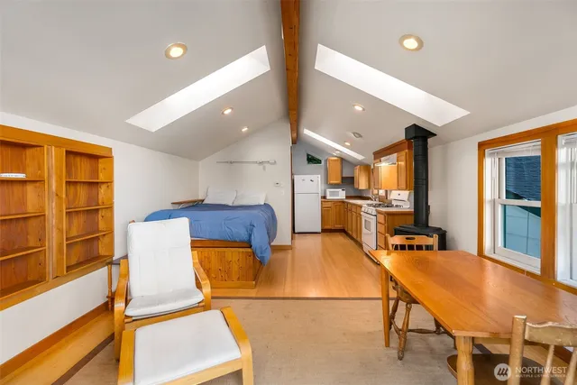 $999,000 | 1333 East Bay Drive Northeast, Olympia, WA 98506