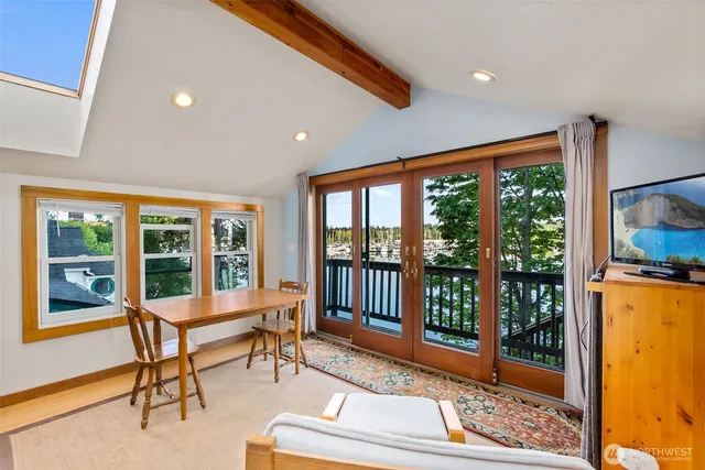 $999,000 | 1333 East Bay Drive Northeast, Olympia, WA 98506