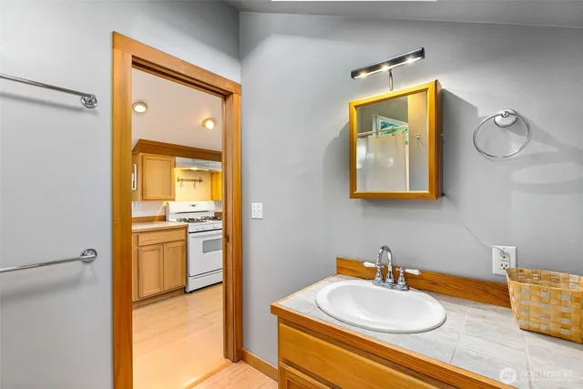 $999,000 | 1333 East Bay Drive Northeast, Olympia, WA 98506