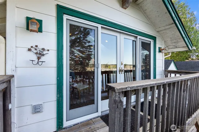 $999,000 | 1333 East Bay Drive Northeast, Olympia, WA 98506