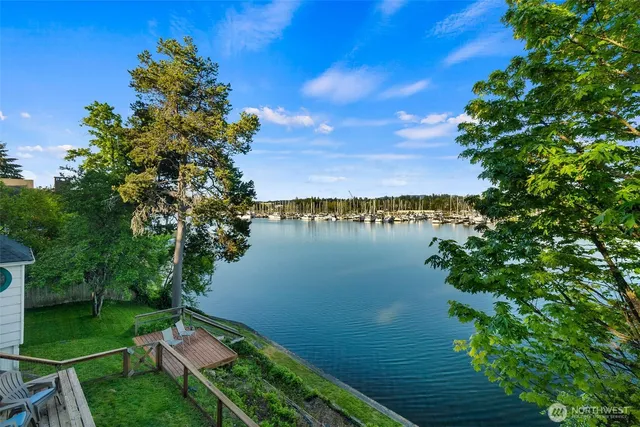 $999,000 | 1333 East Bay Drive Northeast, Olympia, WA 98506