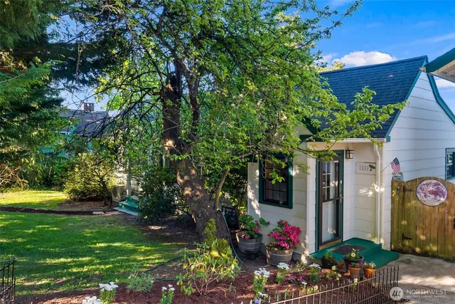 $999,000 | 1333 East Bay Drive Northeast, Olympia, WA 98506