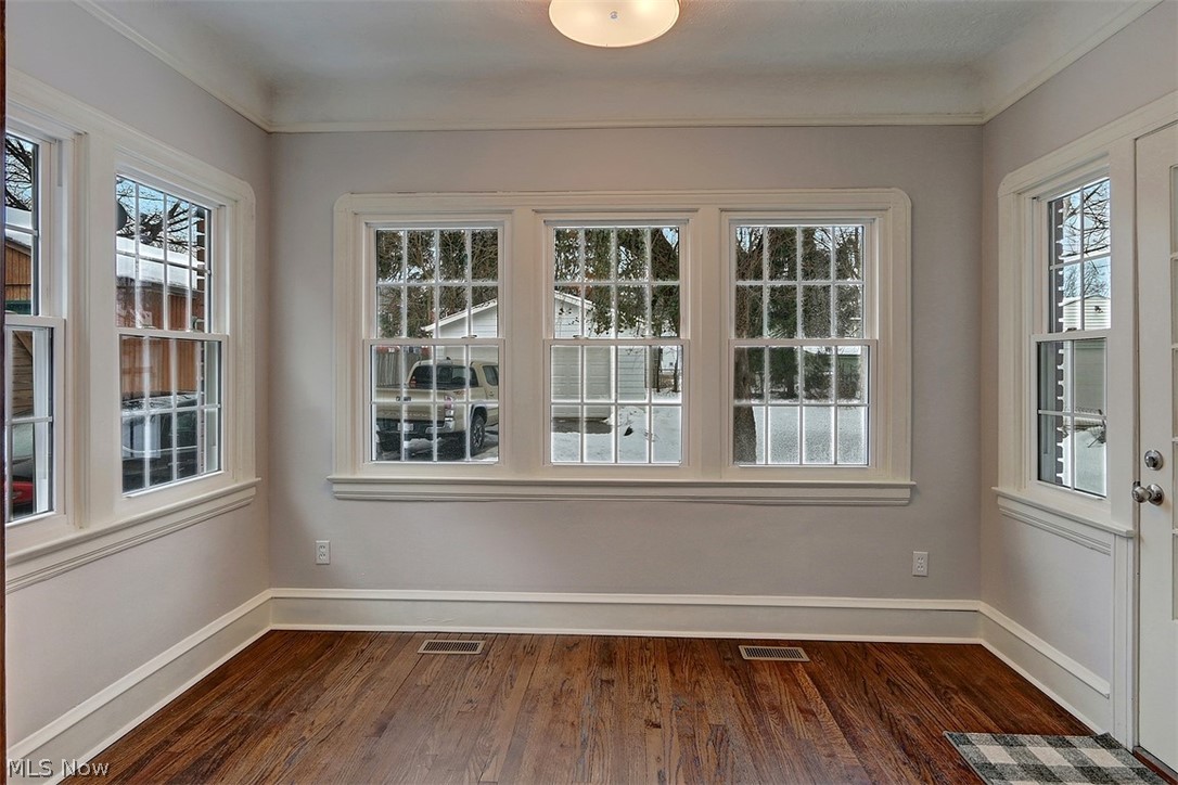3136 Corydon Road Cleveland, OH 44118 - Photo 7 of 27