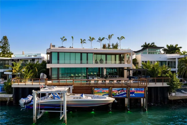 $56,500,000 | 1413 North Venetian Way, Miami, FL 33139