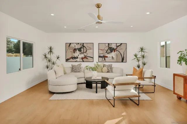 $1,245,000 | 1900 West 41st Street, Los Angeles, CA 90062