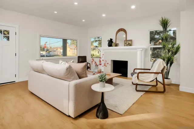 $1,245,000 | 1900 West 41st Street, Los Angeles, CA 90062