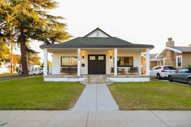 $1,245,000 | 1900 West 41st Street, Los Angeles, CA 90062