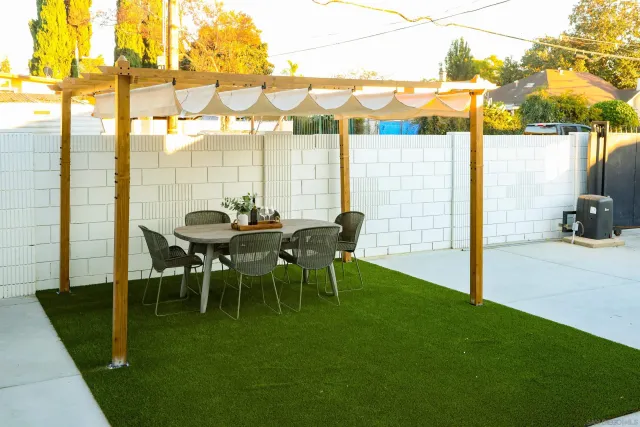 $1,245,000 | 1900 West 41st Street, Los Angeles, CA 90062