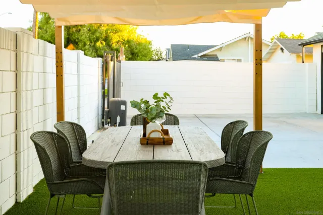 $1,245,000 | 1900 West 41st Street, Los Angeles, CA 90062