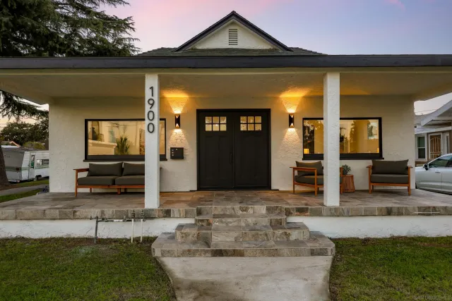 $1,245,000 | 1900 West 41st Street, Los Angeles, CA 90062