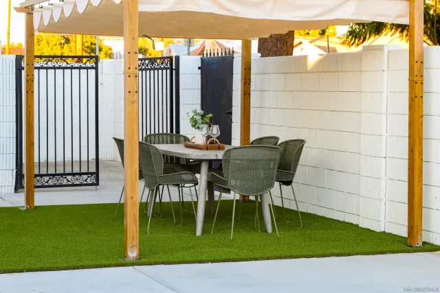 $1,245,000 | 1900 West 41st Street, Los Angeles, CA 90062