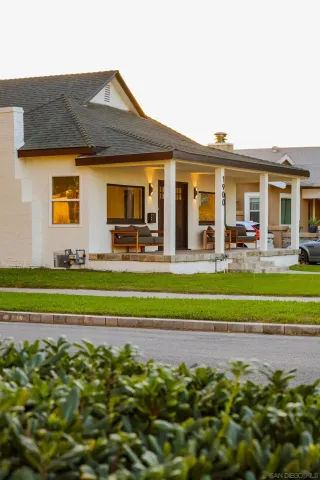 $1,245,000 | 1900 West 41st Street, Los Angeles, CA 90062