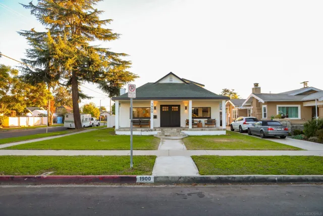 $1,245,000 | 1900 West 41st Street, Los Angeles, CA 90062