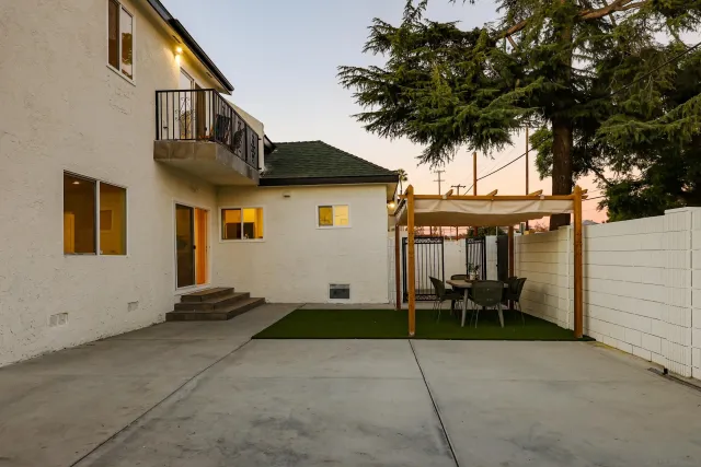 $1,245,000 | 1900 West 41st Street, Los Angeles, CA 90062