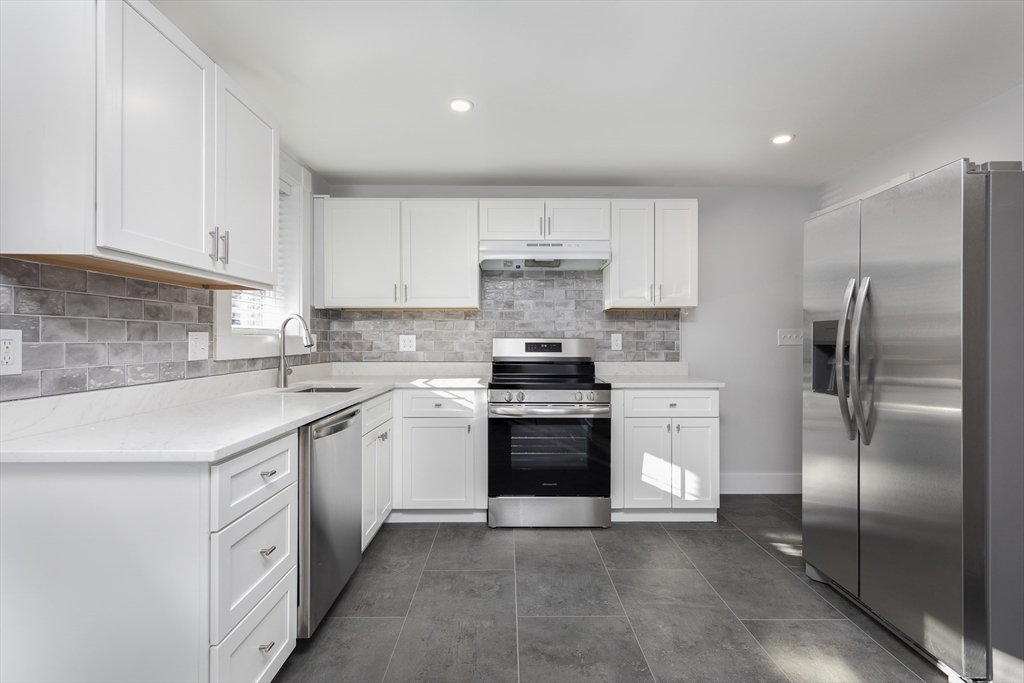 6 Maple Avenue, Unit 1 Swampscott, MA 01907 - Photo 11 of 20