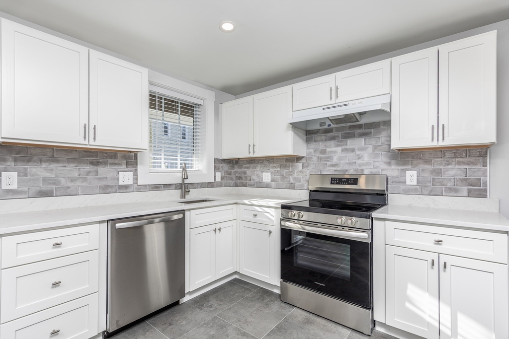 6 Maple Avenue, Unit 1 Swampscott, MA 01907 - Photo 10 of 20