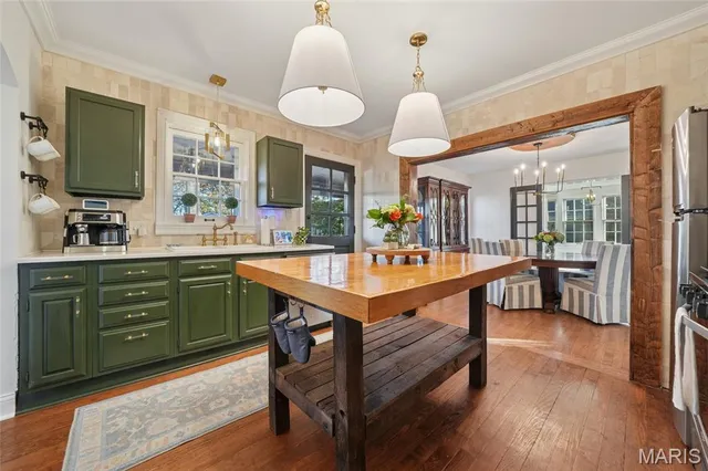 $695,000 | 514 Angenette Avenue, Kirkwood, MO 63122