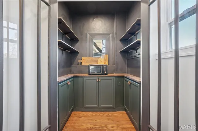 $695,000 | 514 Angenette Avenue, Kirkwood, MO 63122