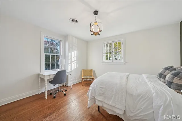 $695,000 | 514 Angenette Avenue, Kirkwood, MO 63122