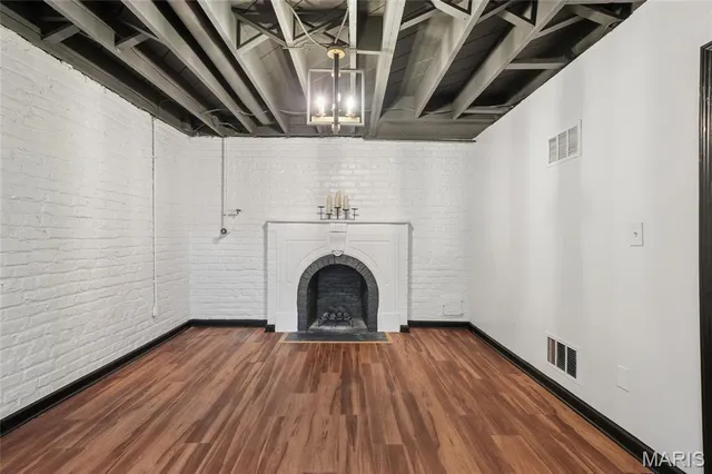 $695,000 | 514 Angenette Avenue, Kirkwood, MO 63122