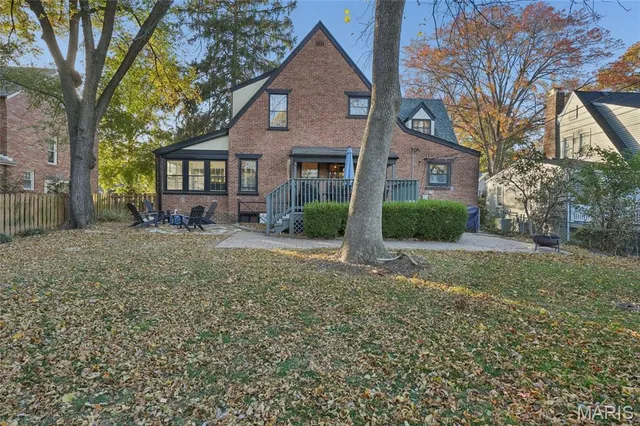 $695,000 | 514 Angenette Avenue, Kirkwood, MO 63122