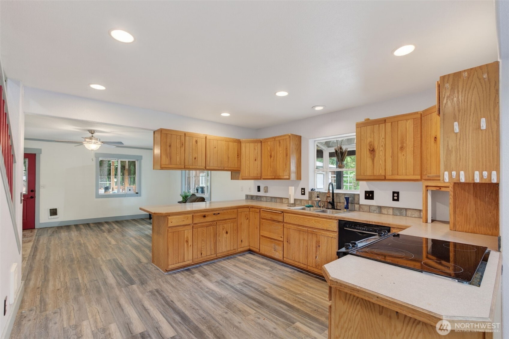 10320 James Road Southwest Rochester, WA 98579 - Photo 7 of 38