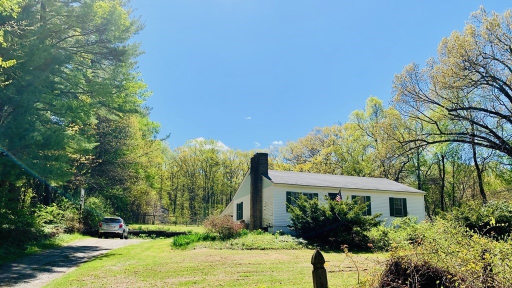 5 Williams Street Sterling, MA 01564 - Photo 2 of 18