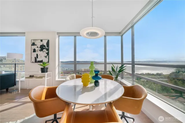 $925,000 | 2929 1st Avenue, Unit 914, Seattle, WA 98121