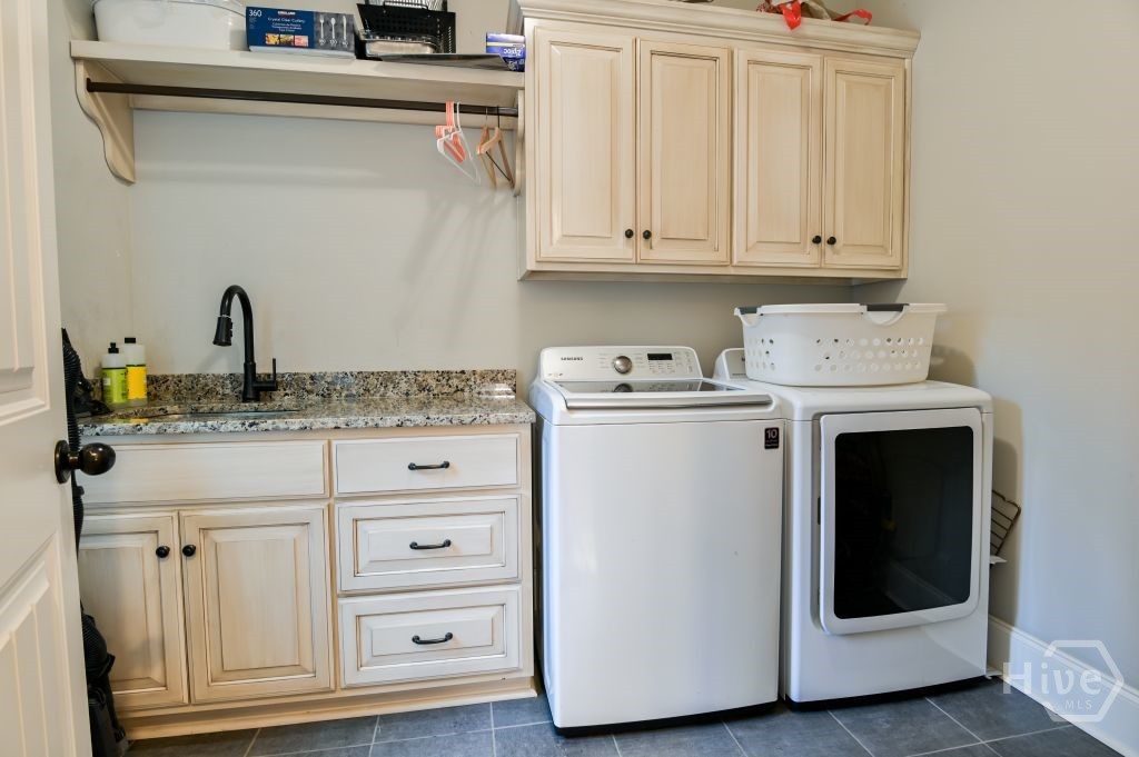 1858 Boulder Ridge Lane Bishop, GA 30621 - Photo 17 of 65 Laundry Room