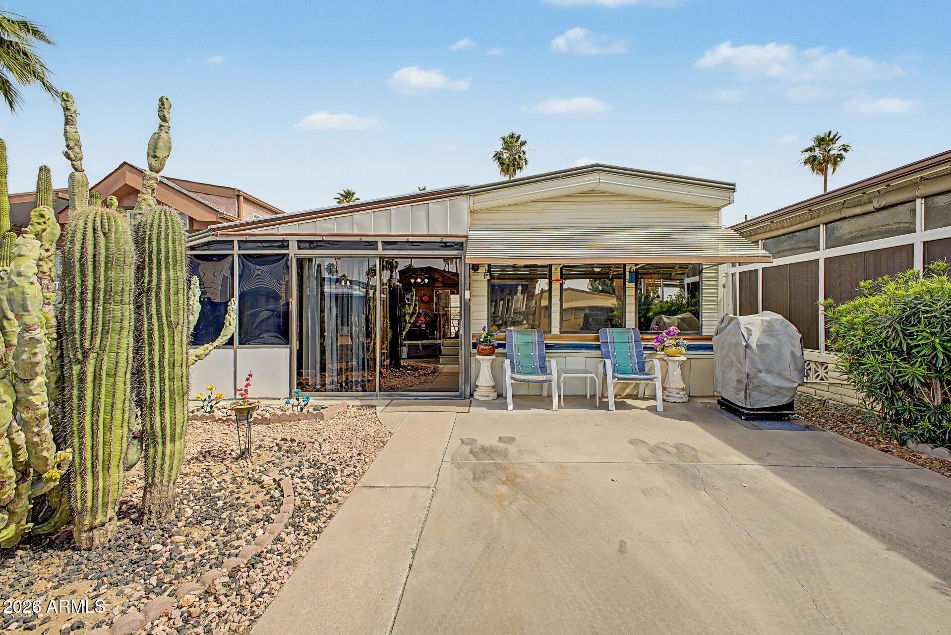 524 Douglas Road Mesa, AZ 85205 - Photo 3 of 16 01-Douglas
