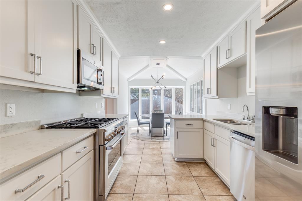 4230 Royal Ridge Drive Dallas, TX 75229 - Photo 8 of 23