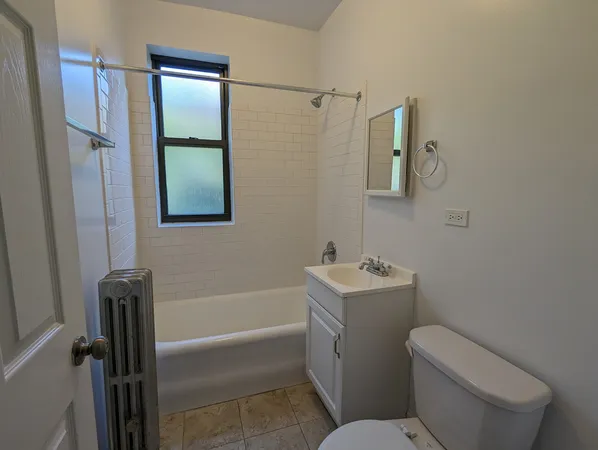 $1,650 | 1742 North Humboldt Boulevard, Unit 402, Chicago, IL 60647