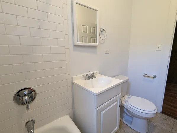 $1,650 | 1742 North Humboldt Boulevard, Unit 402, Chicago, IL 60647