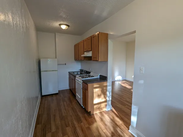 $1,650 | 1742 North Humboldt Boulevard, Unit 402, Chicago, IL 60647