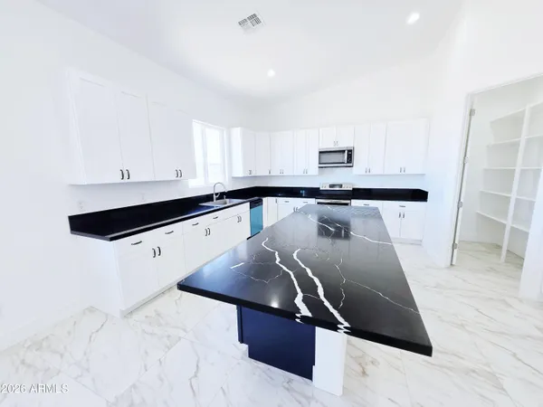 $460,000 | 1545 South 391st Avenue, Tonopah, AZ 85354