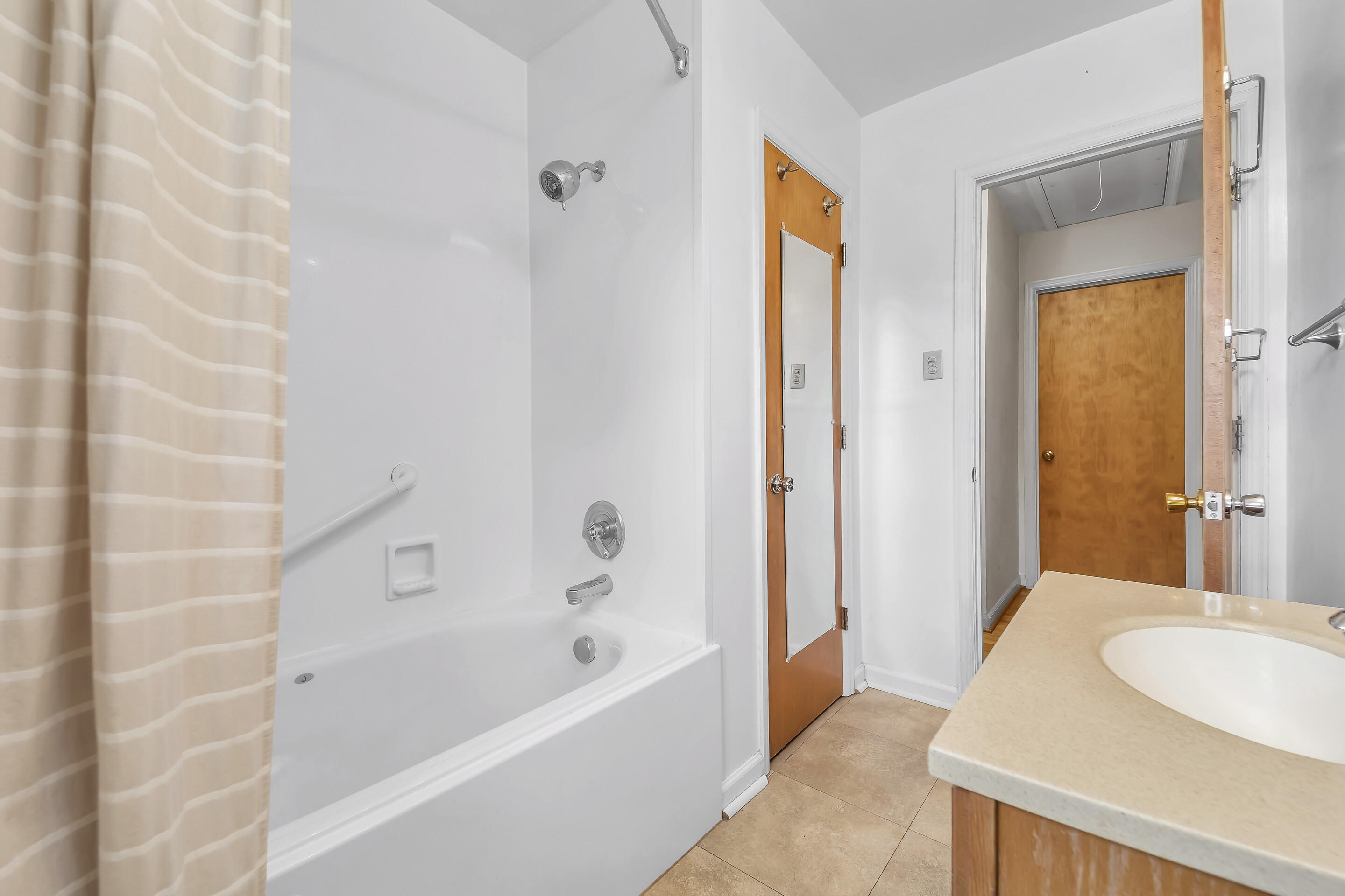 5717 Castle Rock Road Roanoke, VA 24018 - Photo 15 of 31 16_5717_Castle_Rock_Rd16_mls