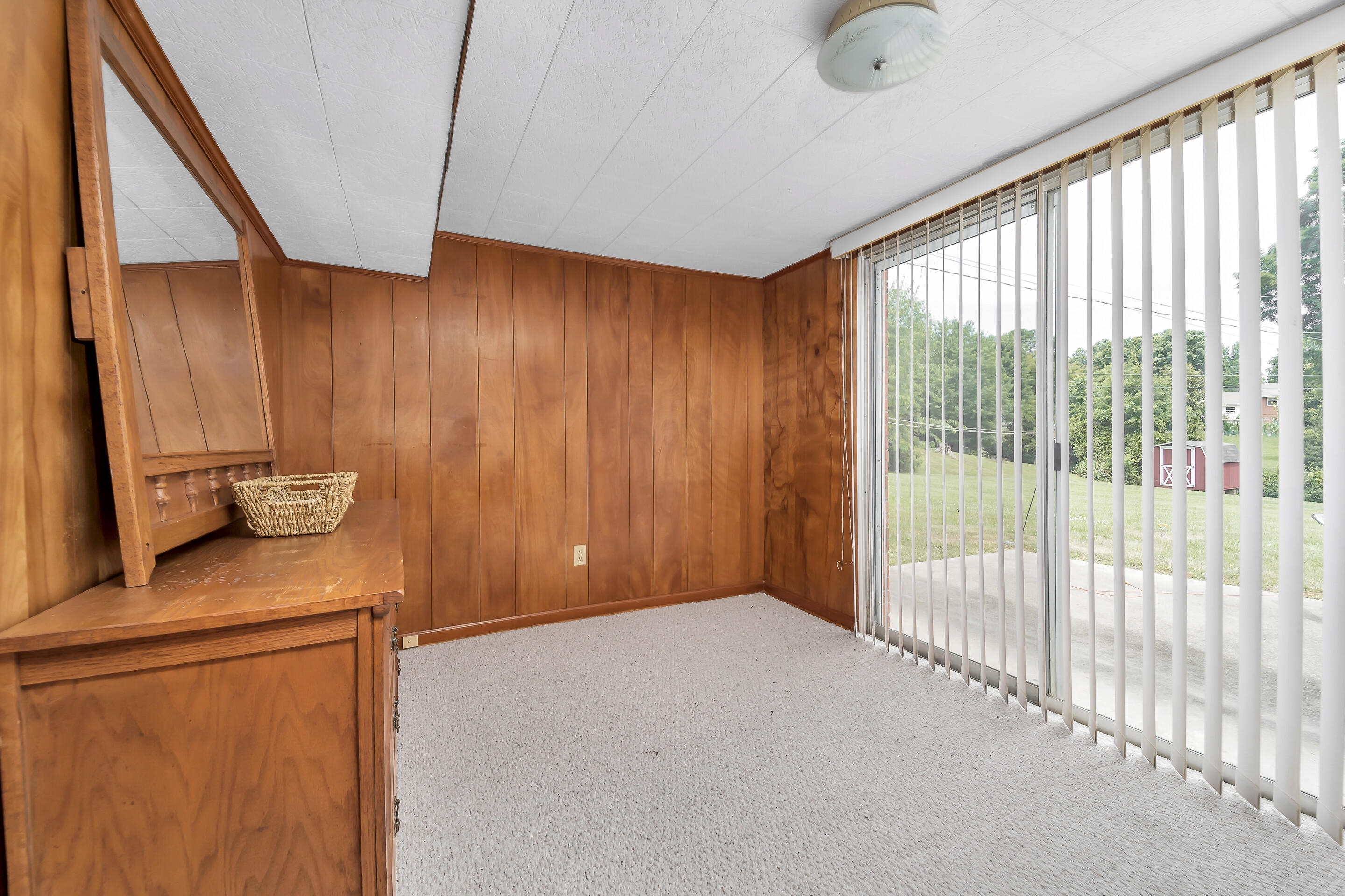 5717 Castle Rock Road Roanoke, VA 24018 - Photo 21 of 31 22_5717_Castle_Rock_Rd22_mls