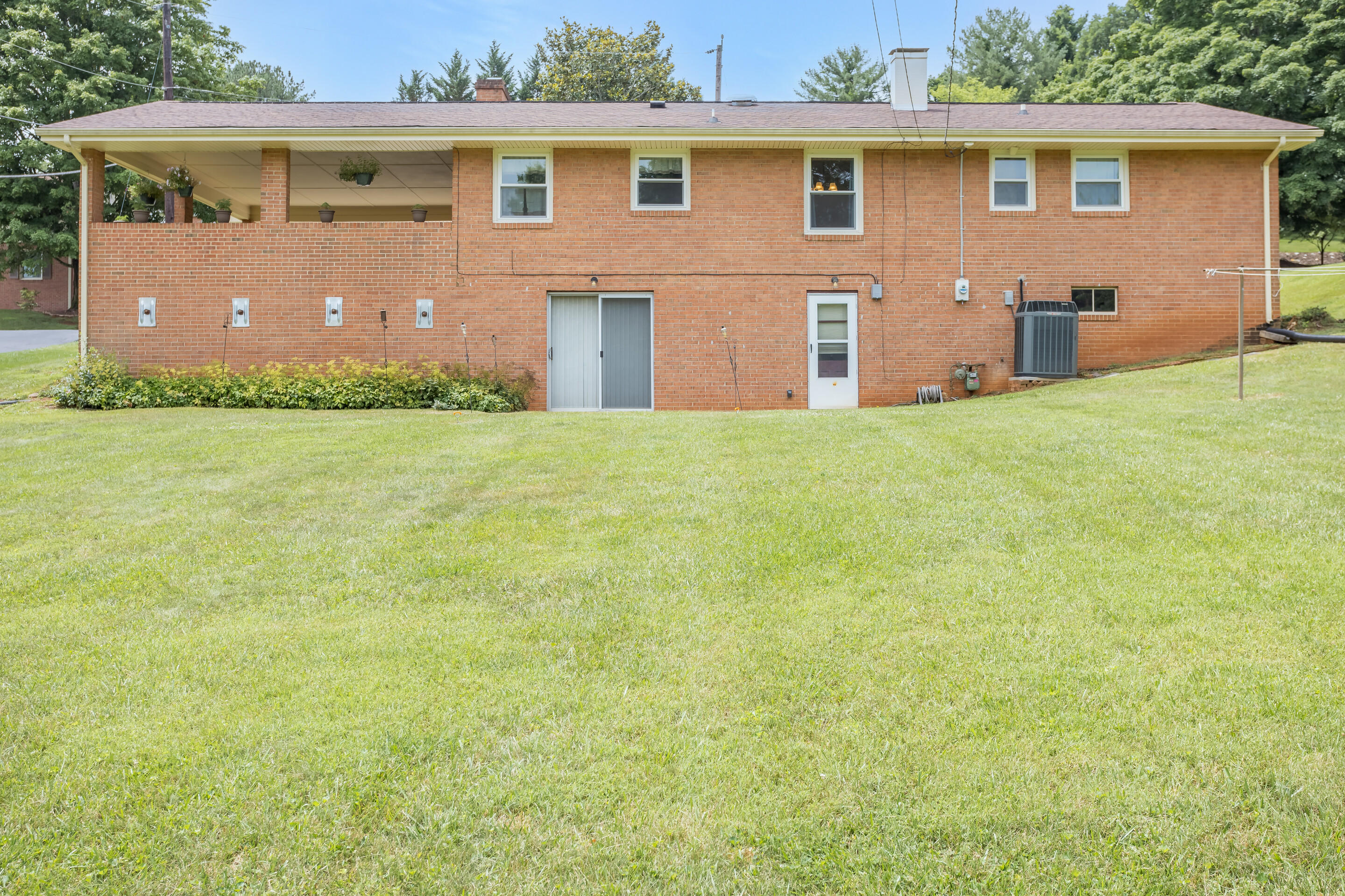 5717 Castle Rock Road Roanoke, VA 24018 - Photo 30 of 31 31_5717_Castle_Rock_Rd31_mls