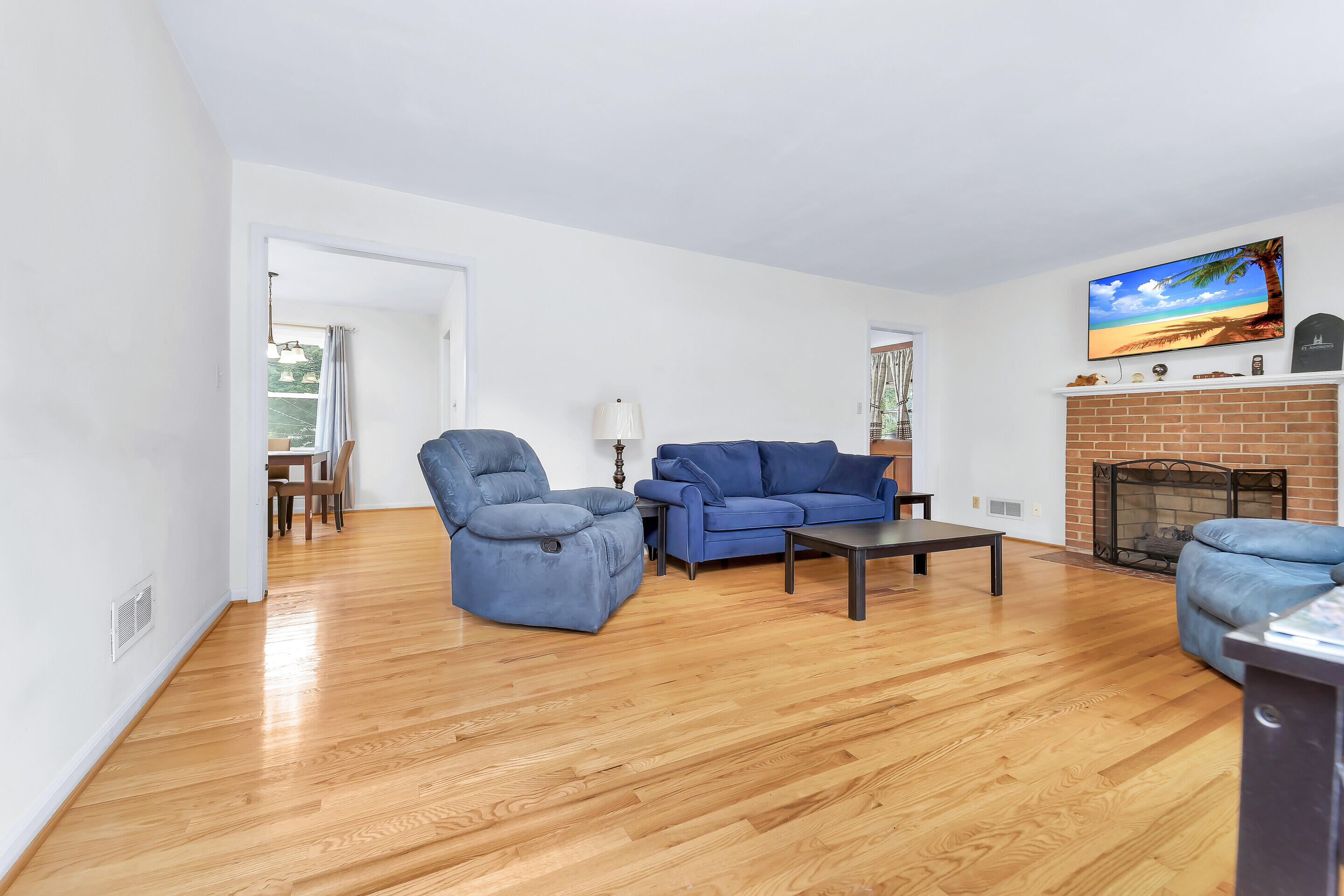 5717 Castle Rock Road Roanoke, VA 24018 - Photo 4 of 31 04_5717_Castle_Rock_Rd04_mls