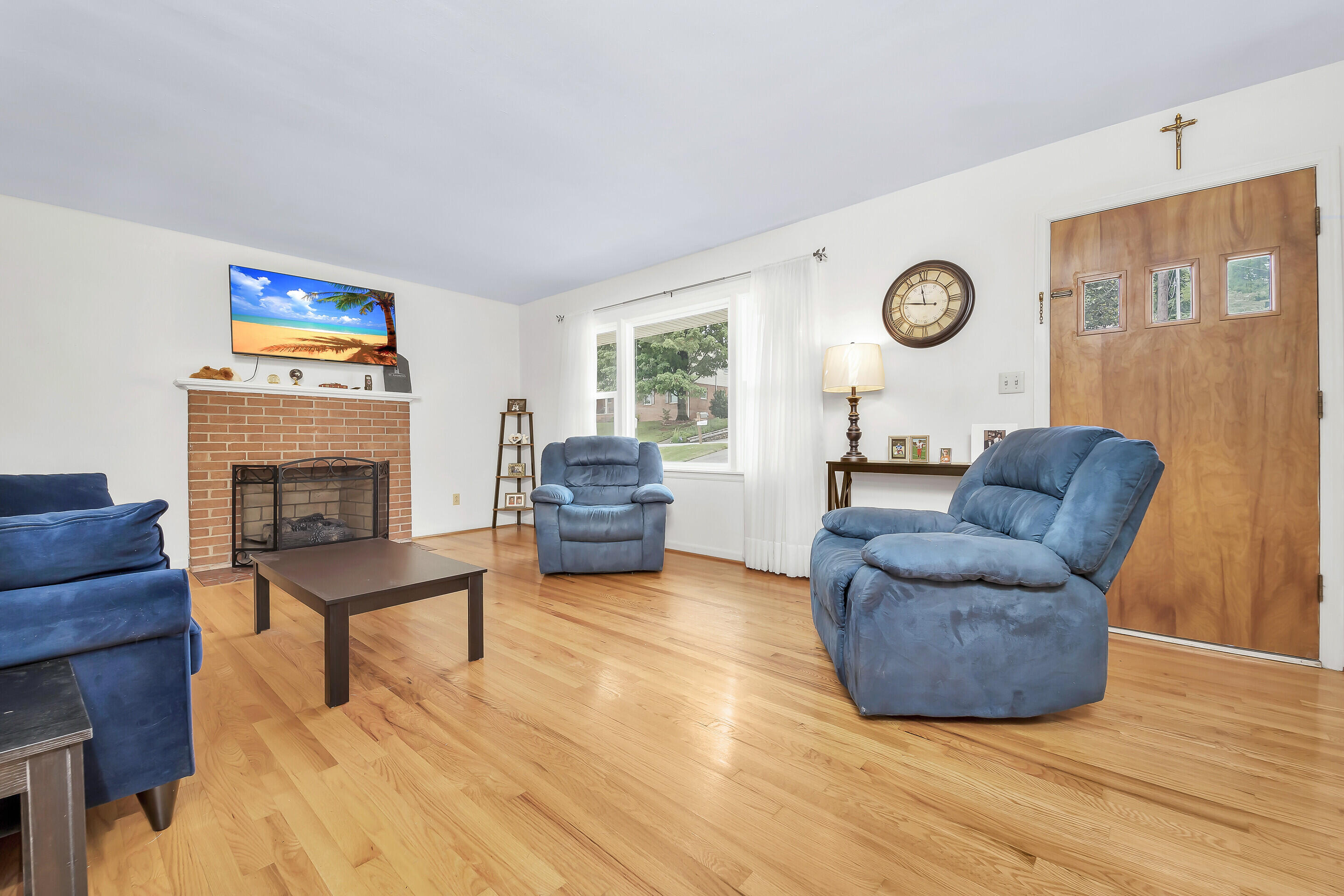 5717 Castle Rock Road Roanoke, VA 24018 - Photo 5 of 31 05_5717_Castle_Rock_Rd05_mls