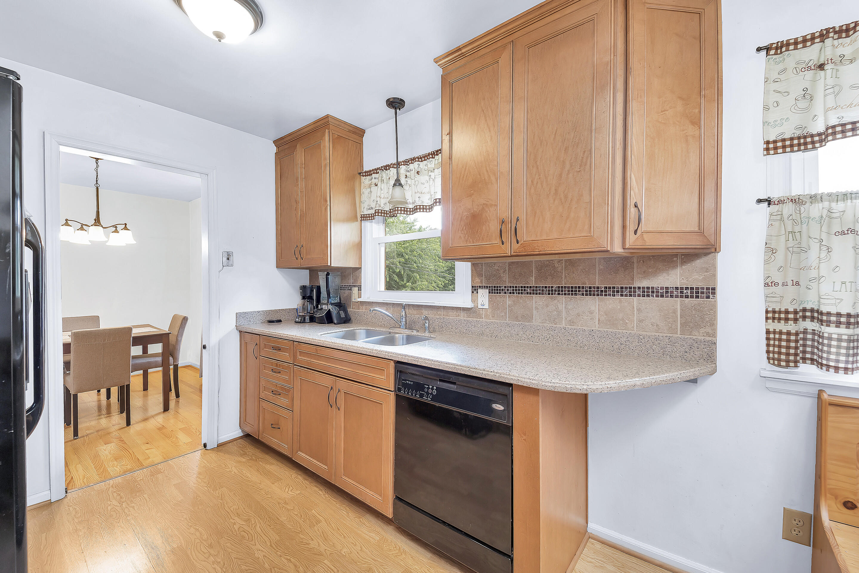 5717 Castle Rock Road Roanoke, VA 24018 - Photo 7 of 31 07_5717_Castle_Rock_Rd07_mls
