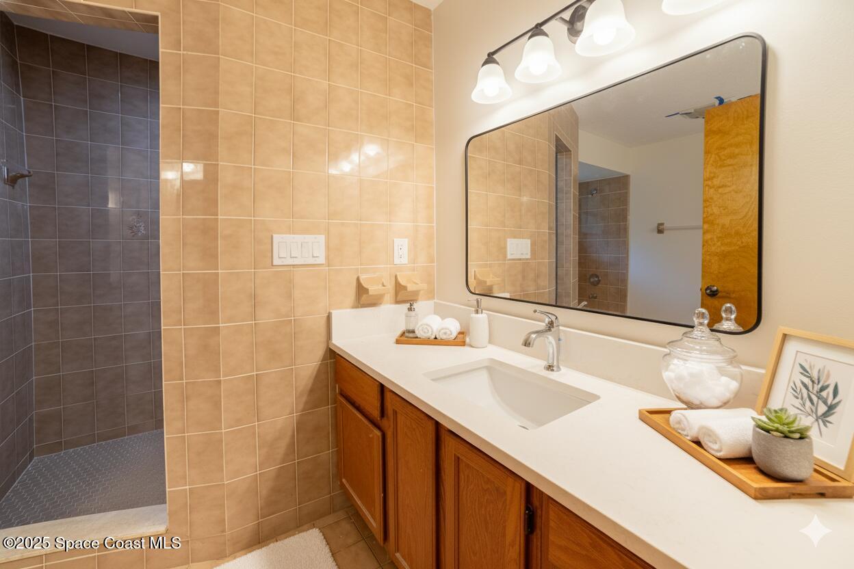 3772 East R Smyth Drive Mims, FL 32754 - Photo 16 of 42 Primary Bath