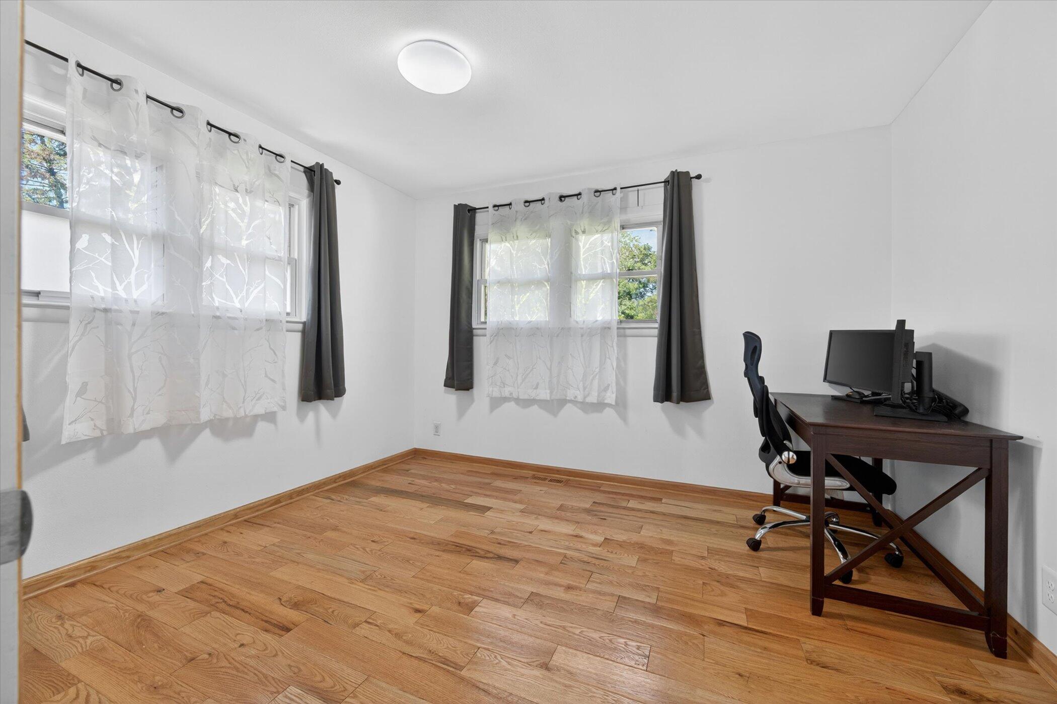 900 Pomona Road Ann Arbor, MI 48103 - Photo 23 of 60 23-900-Pomona-Rd-WindowStill