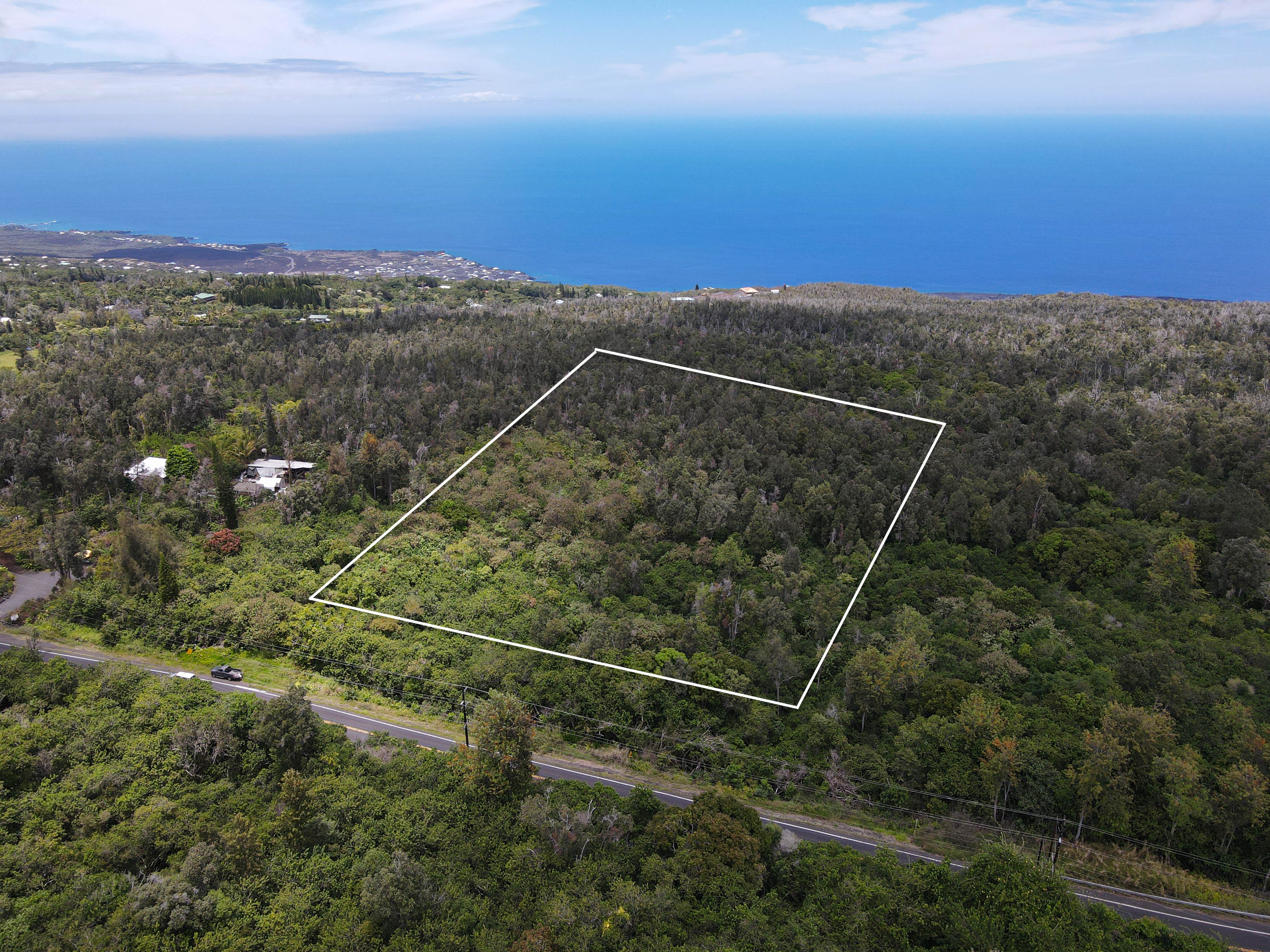 3.2 acres wooded lot located off the Hawaii Belt Rd in South Kona, just north of Papa Bay