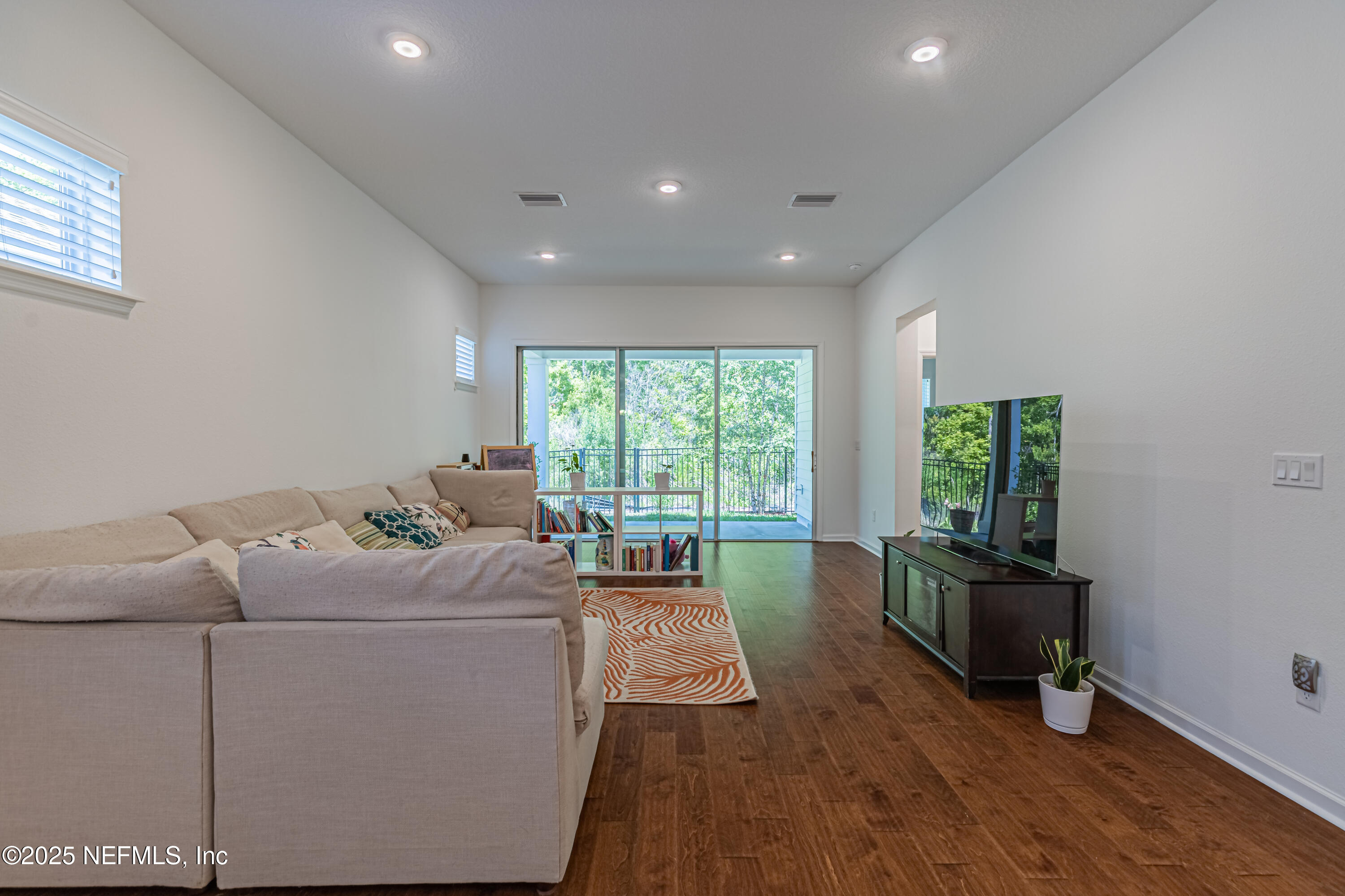 383 Windswept Way Street St. Augustine, FL 32092 - Photo 18 of 34 a room with furniture and windows