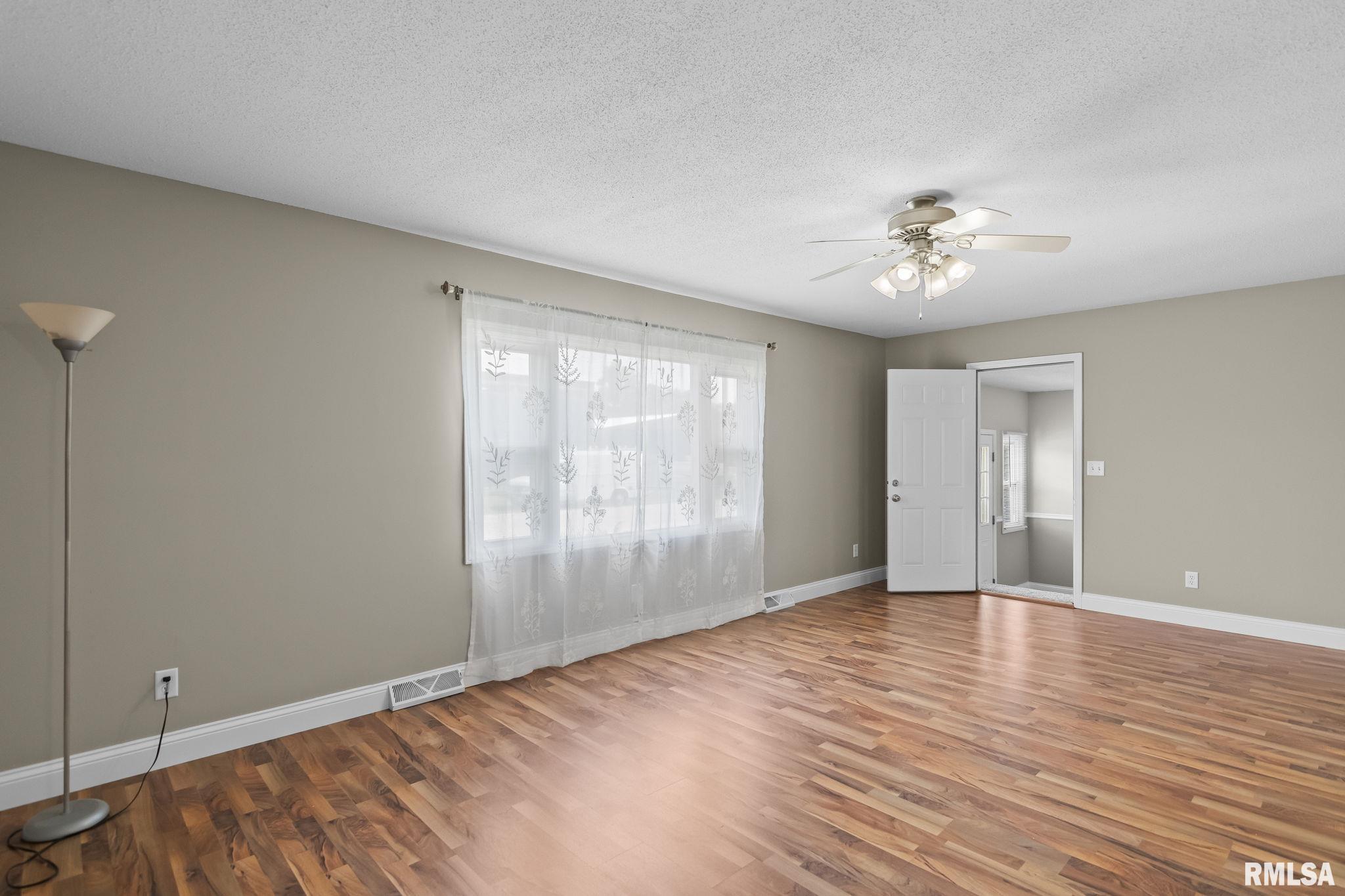 102 South State Street Chatham, IL 62629 - Photo 10 of 38
