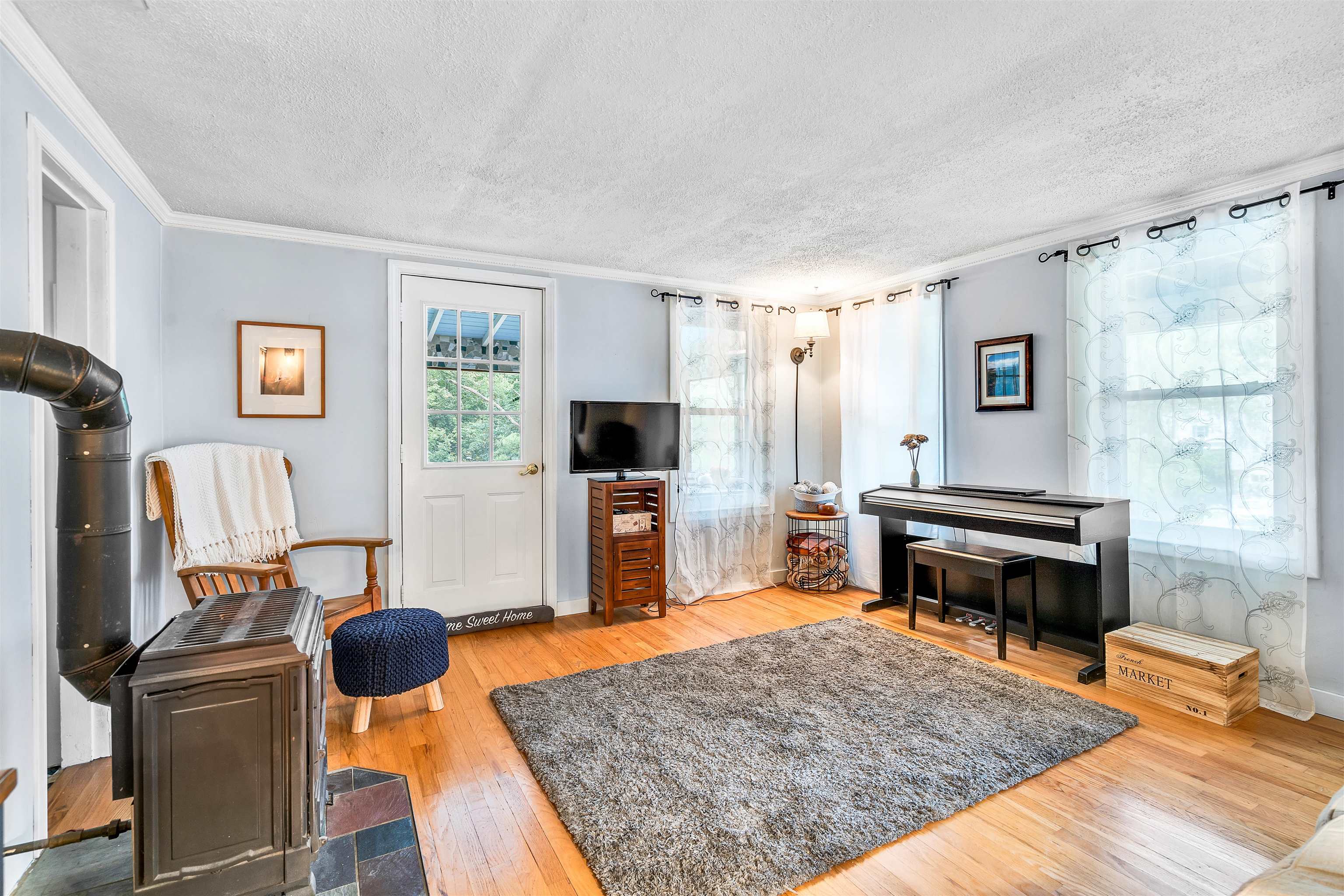 32 River Street Hudson, MA 01749 - Photo 4 of 34