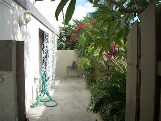475 Hardwood Place Boca Raton, FL 33431 - Photo 3 of 12 Additional Photo