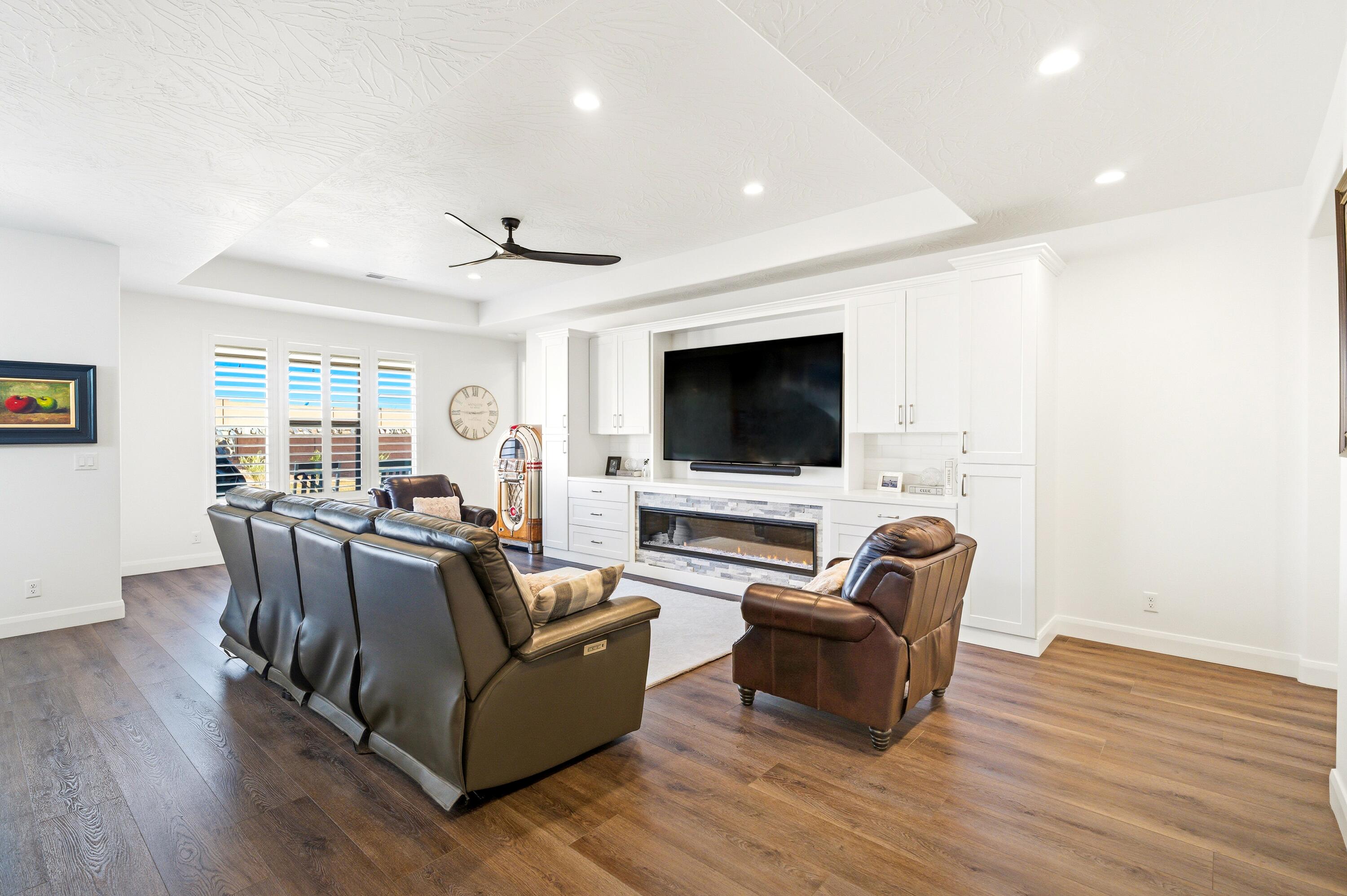 1414 Via Del Sol Washington, UT 84780 - Photo 12 of 37 Great Room